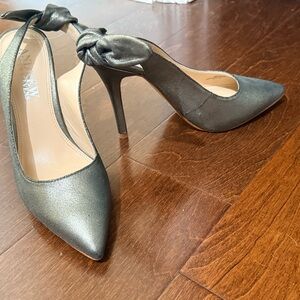 Andrew Stevens Metallic heels